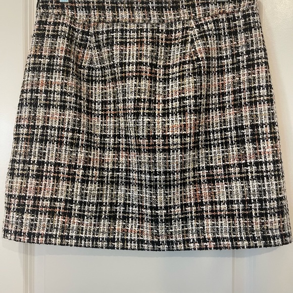 Loft skirt size 8P. - Picture 2 of 3